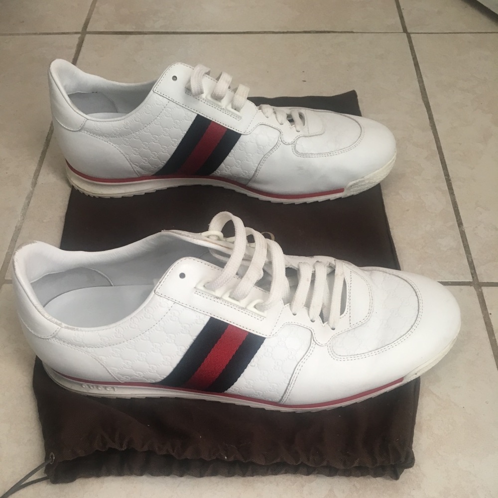 Gucci dress shoes in great condition. Barely worn